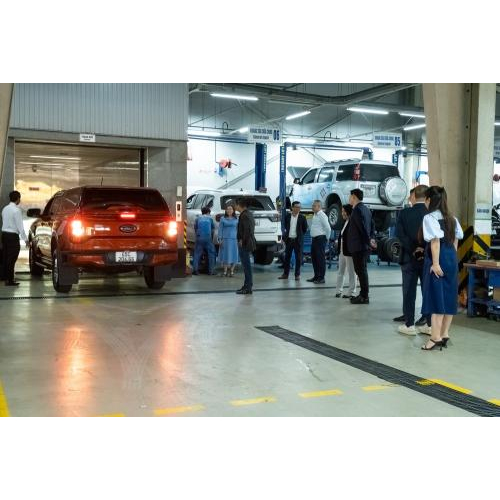 Cần Thơ Ford đón tiếp đoàn Lãnh đạo từ Ford Việt Nam đến thăm và làm việc tại Đại lý